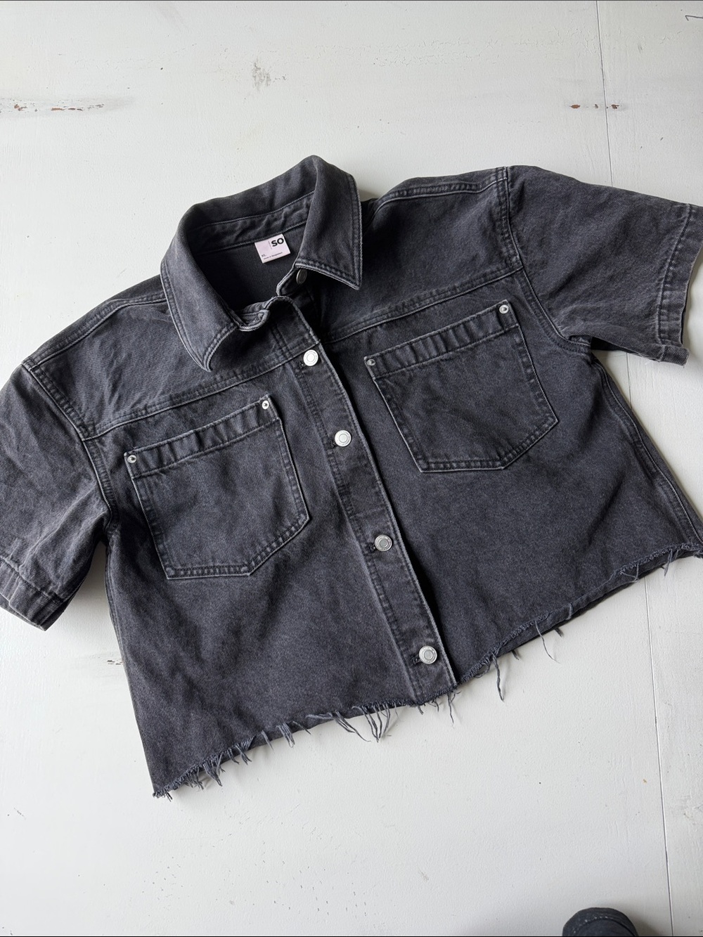 Cropped short sleeve denim shirt